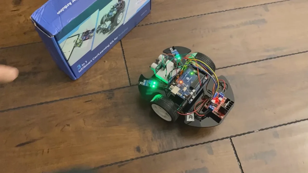 26-SunFounder-Car-4-Ultrasonic.mp4_snapshot_00.09.009