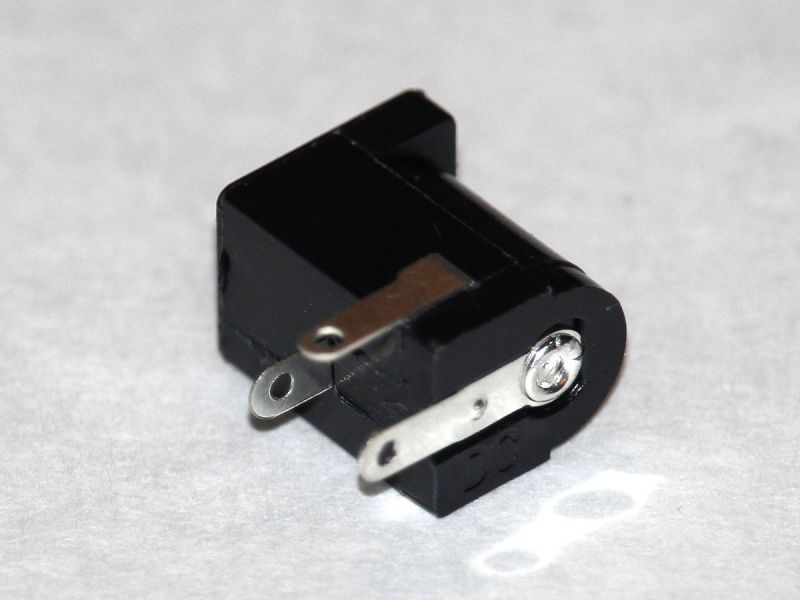 DC 5.5 x 2.1mm power jack socket, PCB mount