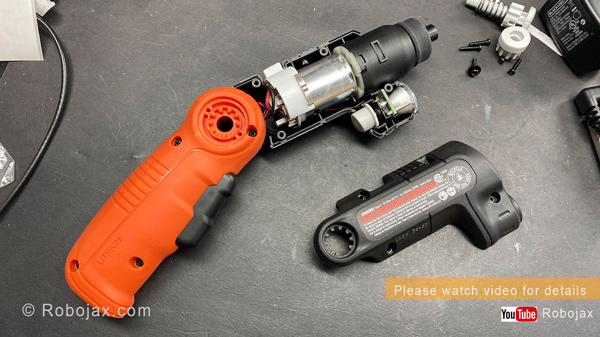 BLACK+DECKER BDCSFL20C Lightdriver: Motor covered removed
